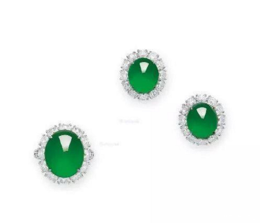 老古翡翠手镯拍卖会,拍卖会上的顶级翡翠手镯