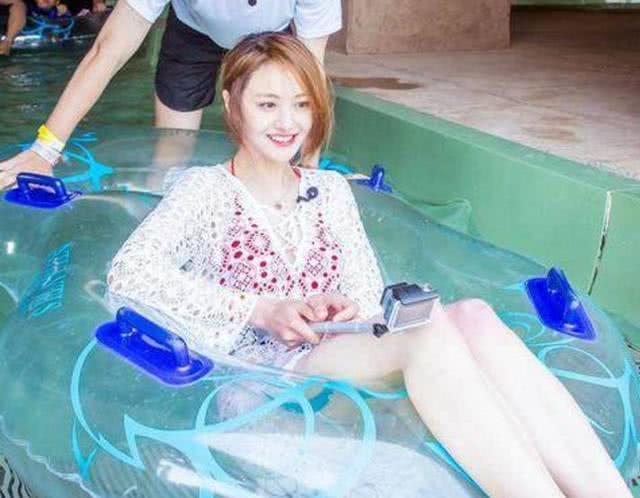 五大女星泳装照，你觉得谁才是宅男女神呢？古力娜扎尴尬了