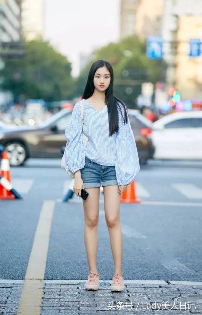 经典条纹单品时尚达人怎么穿,黑白条纹怎么穿不土气