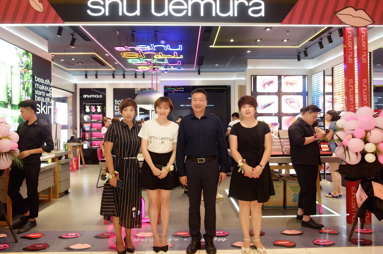 哈尔滨植村秀门店,百盛购物中心有没有植村秀