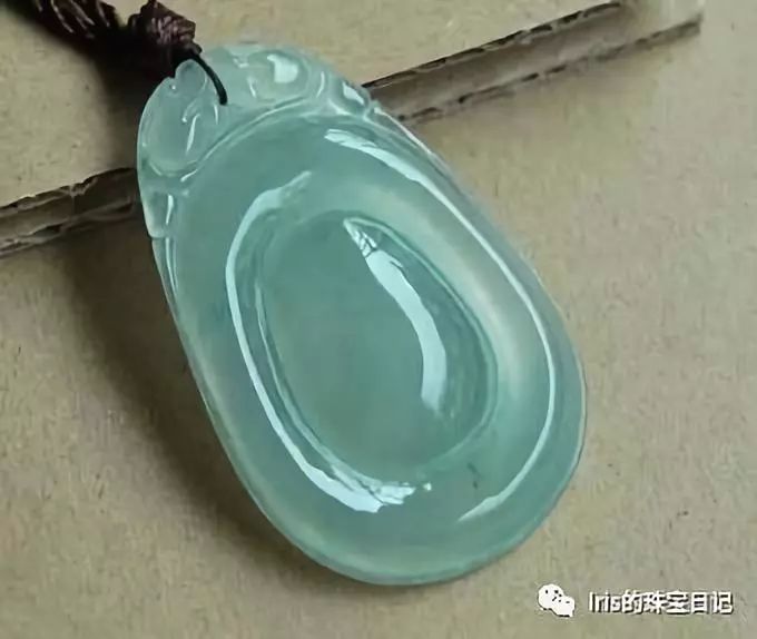 翡翠带山水有什么寓意,你佩戴的翡翠寓意