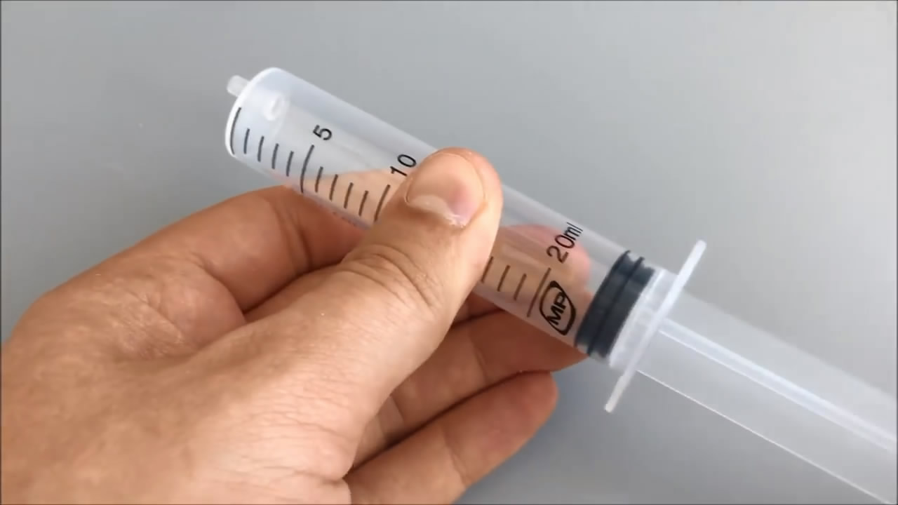 创意DIY，教你学会如何制作纸板坦克车玩具模型，关键是可遥控