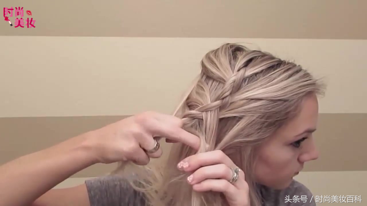 鱼骨辫编发教程,怎么编织人鱼马尾辫