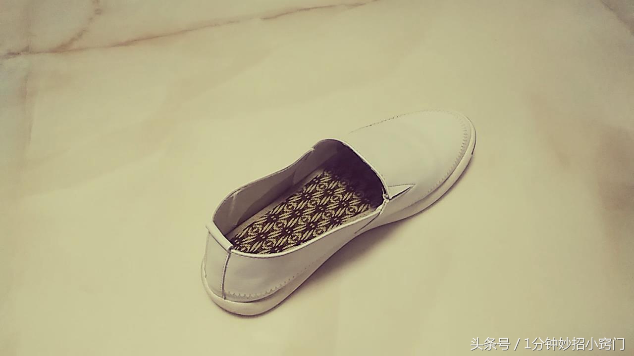 走路时鞋垫总是往外面跑，一招让鞋垫再也不跑出来，看完都要学会