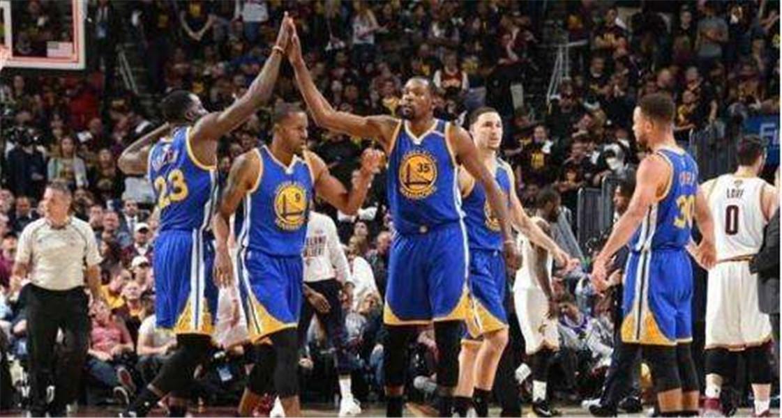 5大超巨加盟勇士引热议,勇士下赛季招募超巨