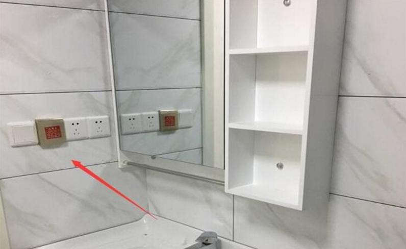 卫生间先吊顶还是先安装淋浴隔断,淋浴隔断要不要做到顶