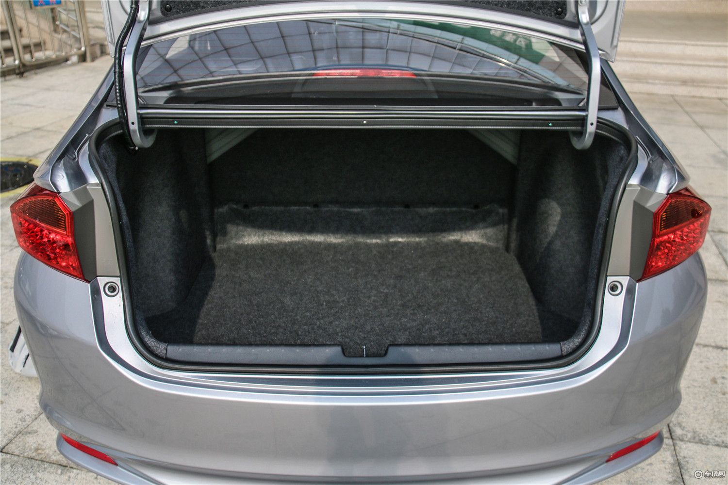 关于第五代全新本田锋范city,省心省油实用代步车本田锋范