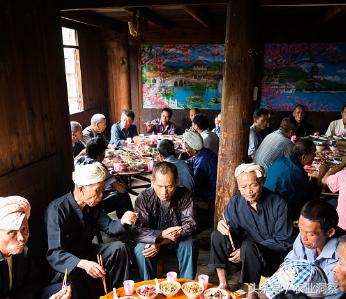 农村媳妇点子多当起“好猪”中介！家庭收入又翻倍，月入上万元！