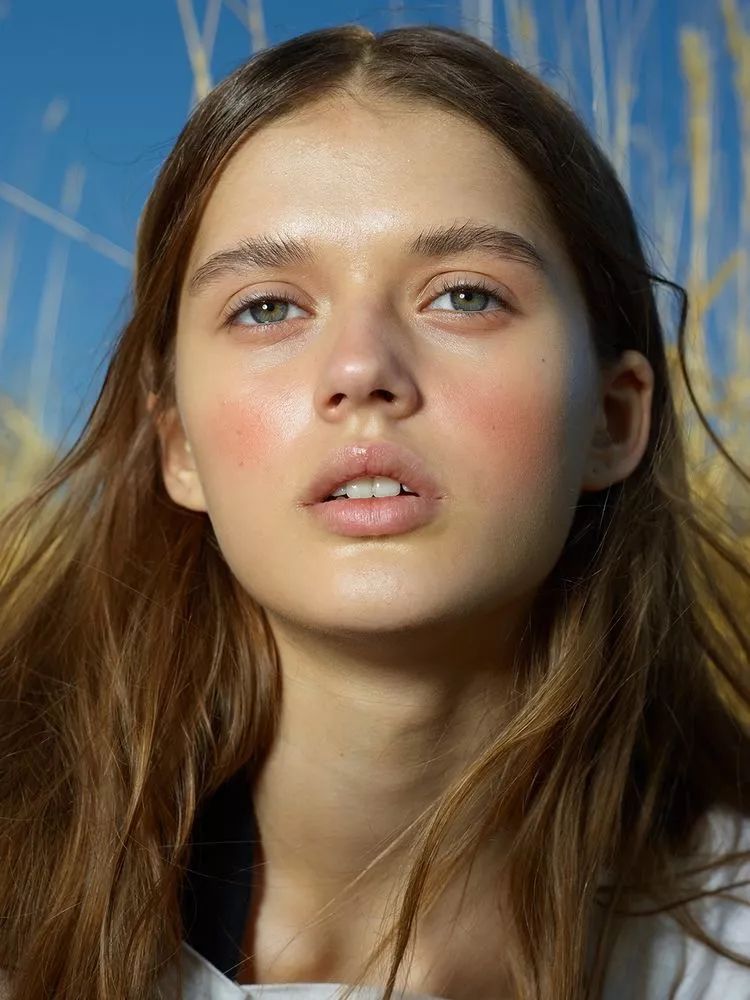 用了很多大牌护肤品依旧没有改善,用了很多护肤品就是没改变