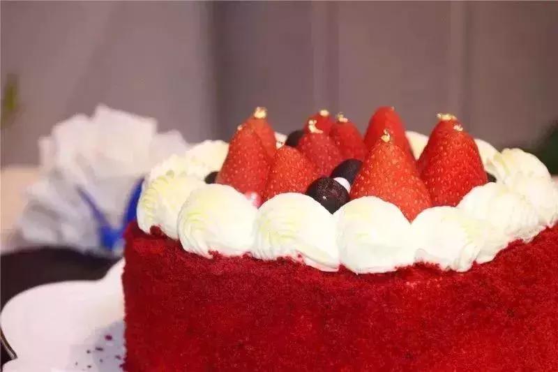 何必去法国？大沥永旺“深藏Blue”浪漫的店，给你梦幻下午茶！