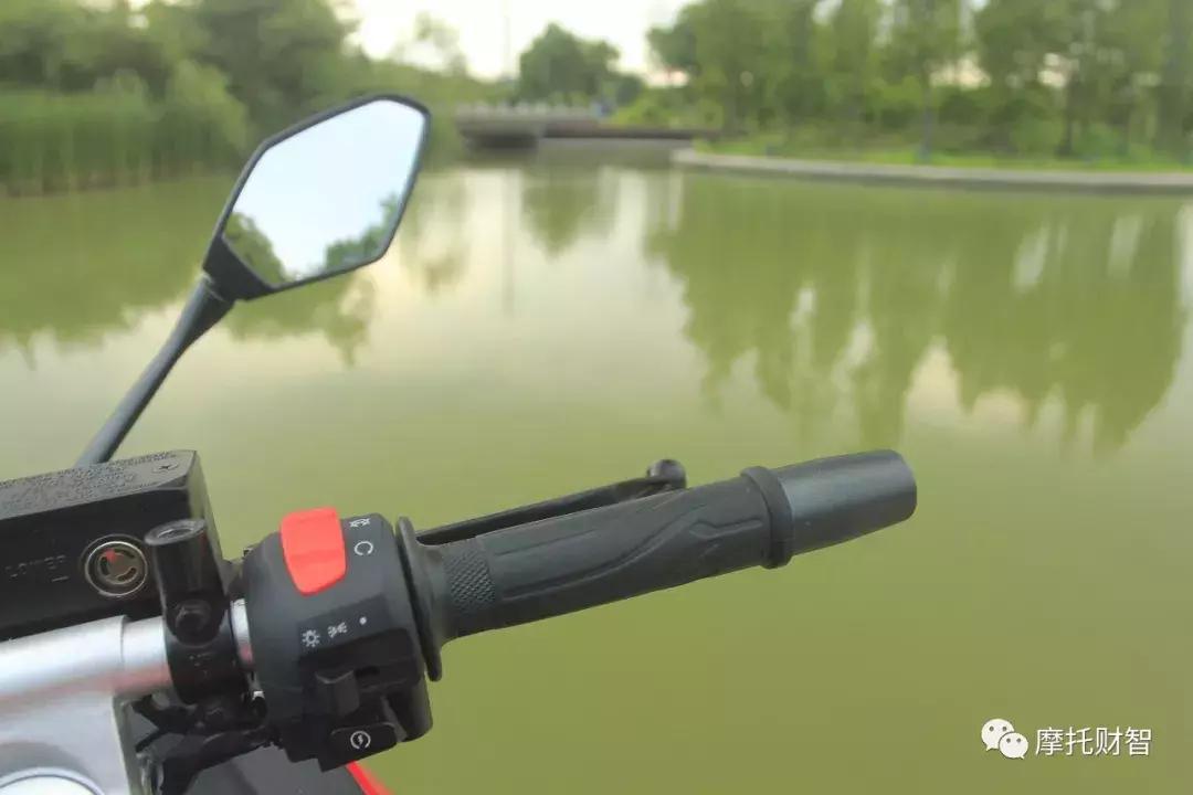 最新款隆鑫无极300rr,无极300rr19款和20款有什么区别吗