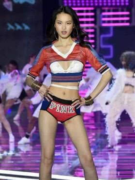 天使之路王艺黑白照,王艺天使之路参赛照片