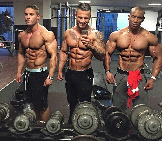 健身发现左右手臂力量相差巨大,健身感觉胸部一边大一边小