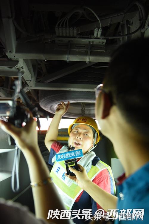 致敬高温下的一线工作人员,致敬高温下的一线作业人员