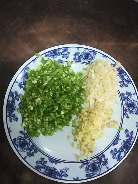 名贵鲳鱼家常做法,香酥鲳鱼最正宗的做法