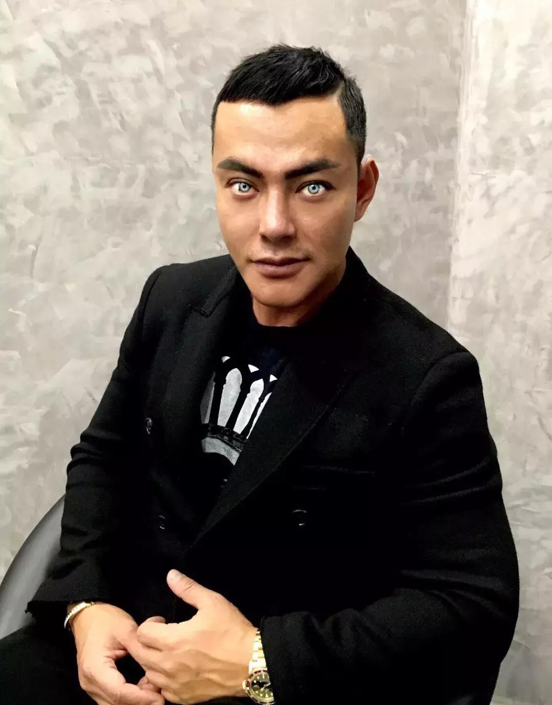 中国设计师作品亮相莫斯科时装周,首位登上巴黎时装周中国设计师