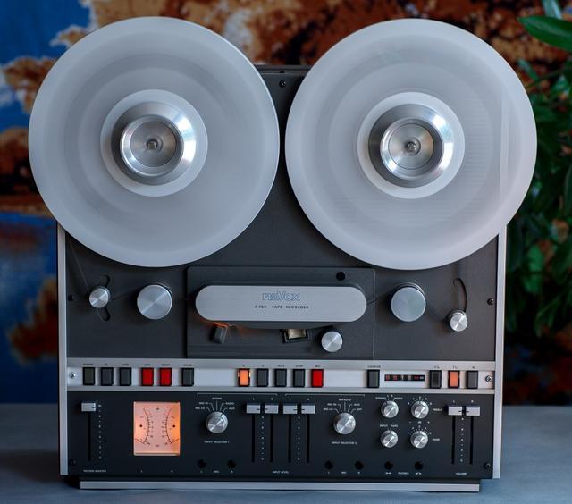 刚买的音响需不需要充电,音响购买需要注意什么参数