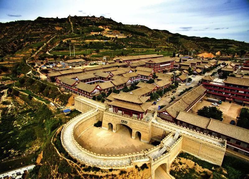 你知道特色小镇的特色应该如何营造吗?