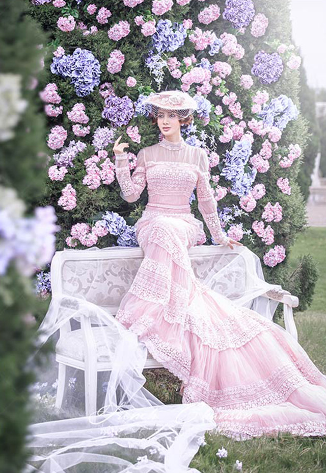 韩国济州岛拍婚纱照花墙,青岛油画墙婚纱照