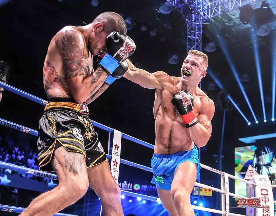 佩雷拉打哭美丽死神,美丽死神被佩雷拉击败过吗