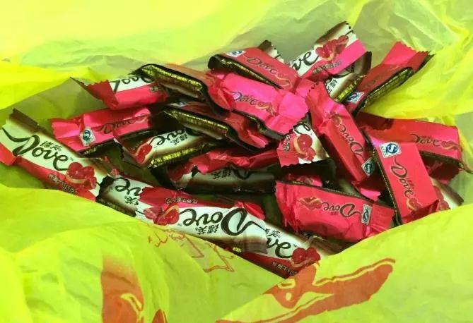 5200多箱假德芙、假绿箭竟产自福建,快查查自家的零食柜,真心不敢吃!