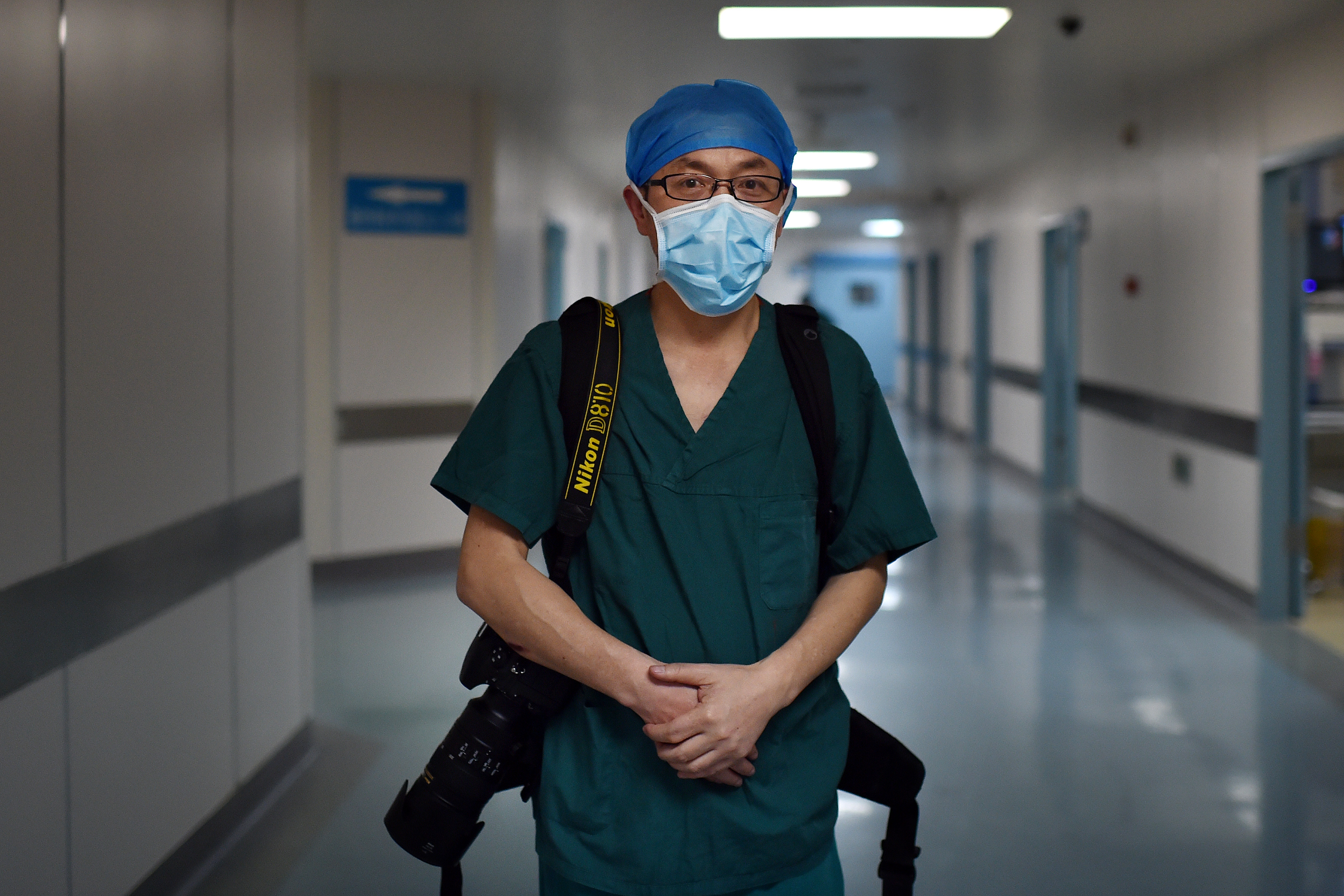 阅读量超6亿，用镜头救了140个困难家庭，从记者到自媒体网红咋炼