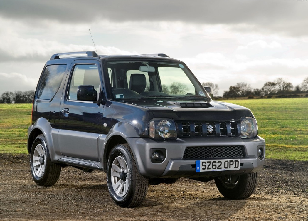 车顶行李箱不能超过多少违规,车顶行李架放多长不被交警罚款