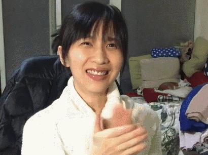 人手一罐的自然乐园芦荟胶，我很怀疑里面到底有没有芦荟！