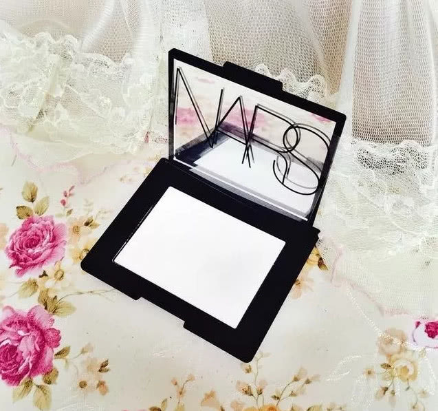 粉饼散粉蜜粉是不是有一款就够了,散粉蜜粉和粉饼区别