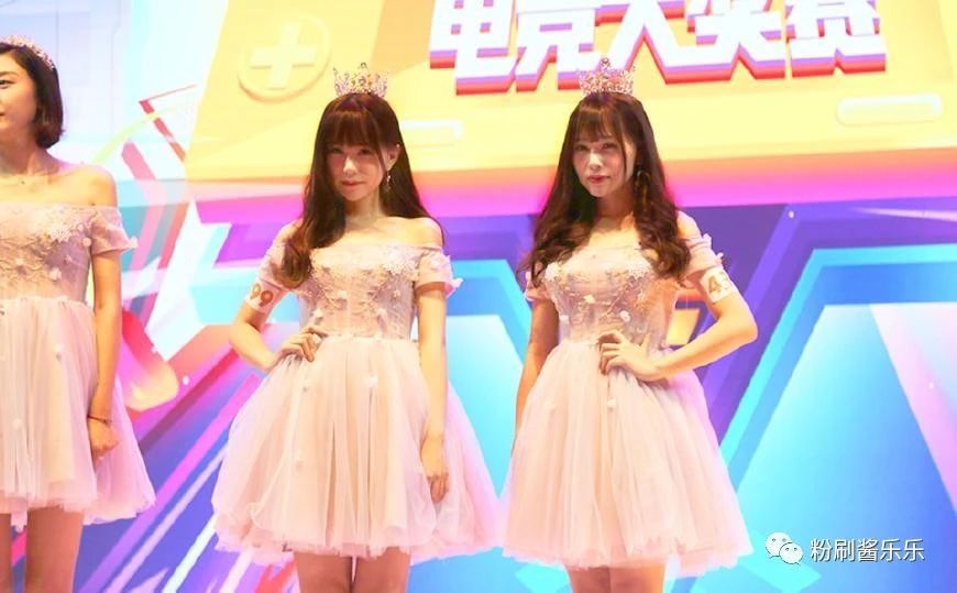 2018上海chinajoy红衣美女,2017chinajoy漂亮妹子