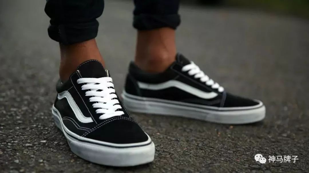 adidas比较火的鞋,性价比最高的adidas休闲鞋