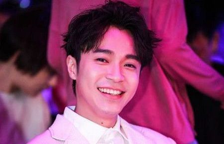 华晨宇吴青峰李宇春我只在乎你,明日之子2华晨宇vs吴青峰谁赢了