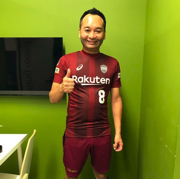 这清奇的脑洞也是没谁了！小白缺席比赛，东京FC请来山寨版的