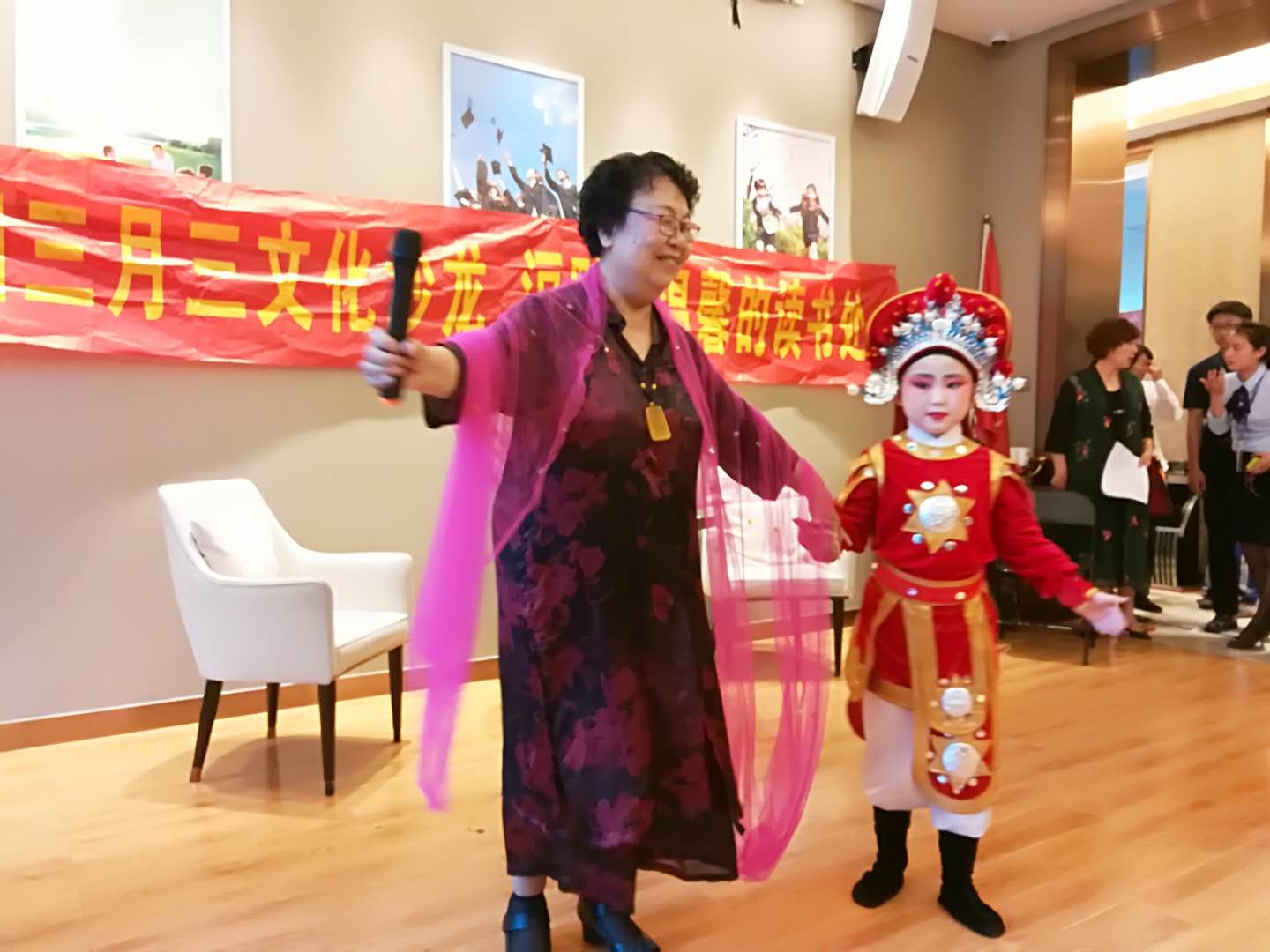 梅花香自苦寒来——张琬其获戏曲小梅花金奖纪实樊进举薛金山