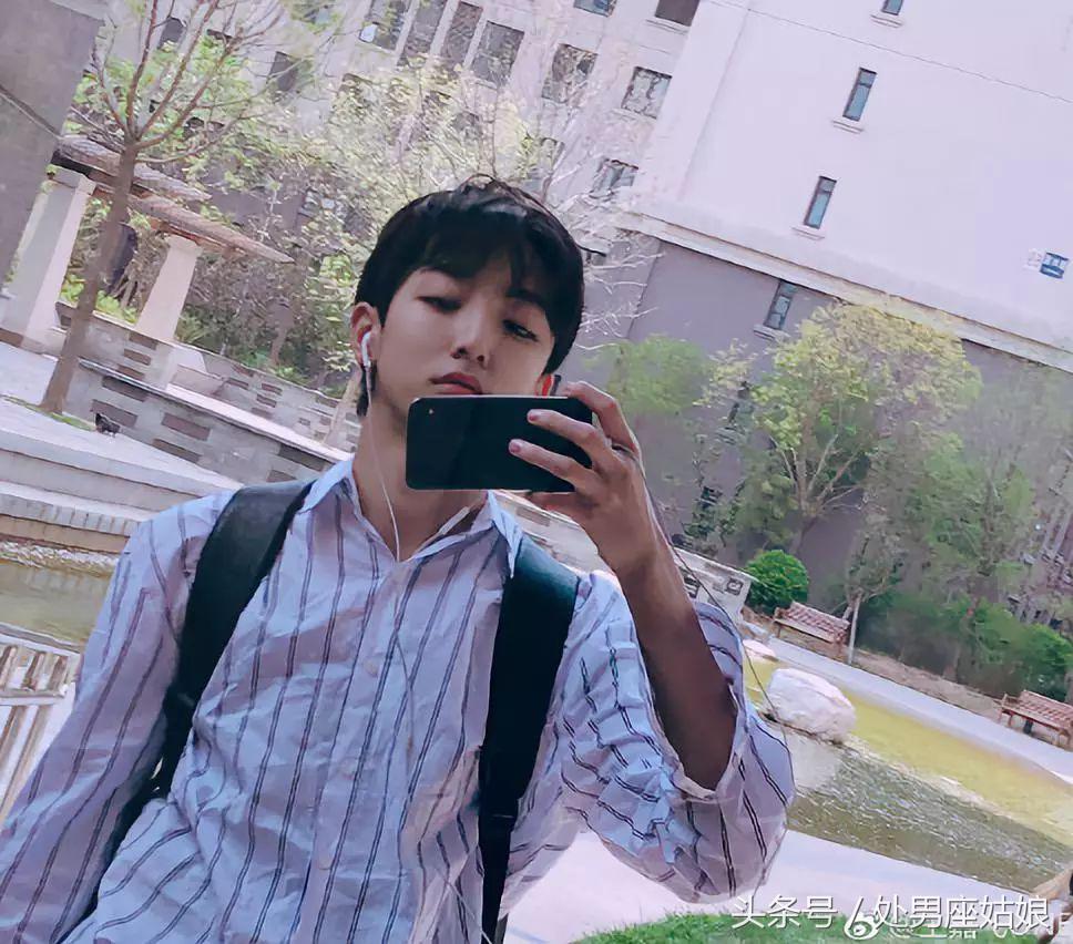 14岁留长发穿女装美过所有女同学……第一批00后已经伪娘了！