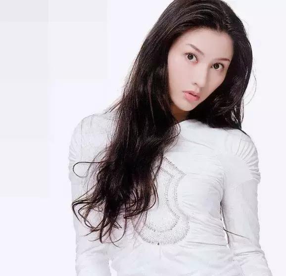 长脸下颚线方额头窄发型,脸胖发际线高的男生适合什么发型