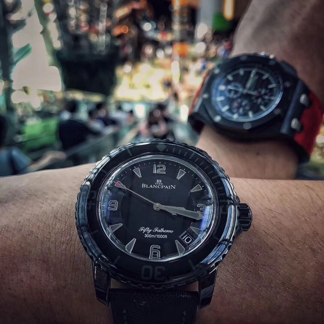 外媒联合专家潜入最大奢品地下工厂！查获大批Rolex！疯狂报道