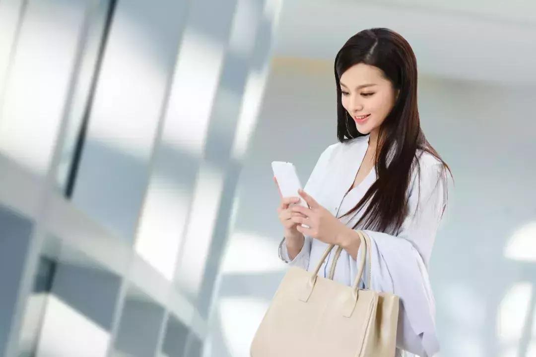 普通人副业月入多少万,姑娘月入一万