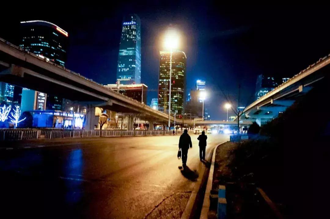 姑娘打工赚20万,70后大姐公开月入5000元副业