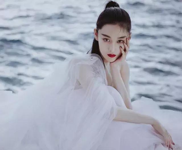 张馨予蝴蝶戒指,张馨予的结婚戒指是哪个牌子