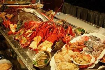 吃自助餐到底要不要吃到扶墙走呢,你吃自助餐最丢人的经历