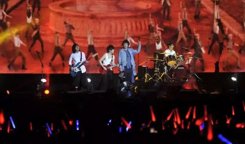 太skr,张学友薛之谦演唱会完整版