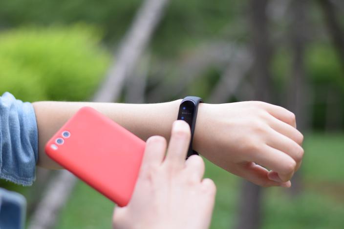 黑科技大彩屏智能手环,智能手环的门禁功能怎么设置