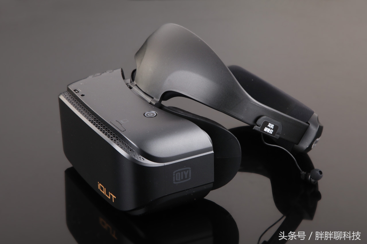 致未来的我们：爱奇艺奇遇IIVR一体机体验，真正的影院般体验！