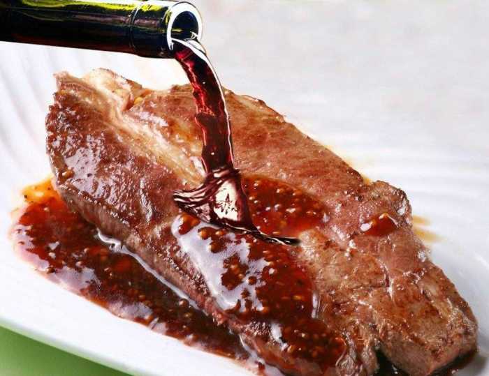 红酒开瓶后剩下的能做什么用,过期红酒利用生活小妙招