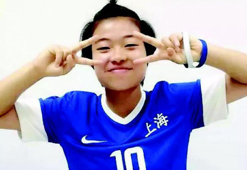 世界杯中国女足姑娘禁区内花式过人戏耍对手！这一招够国足学几年