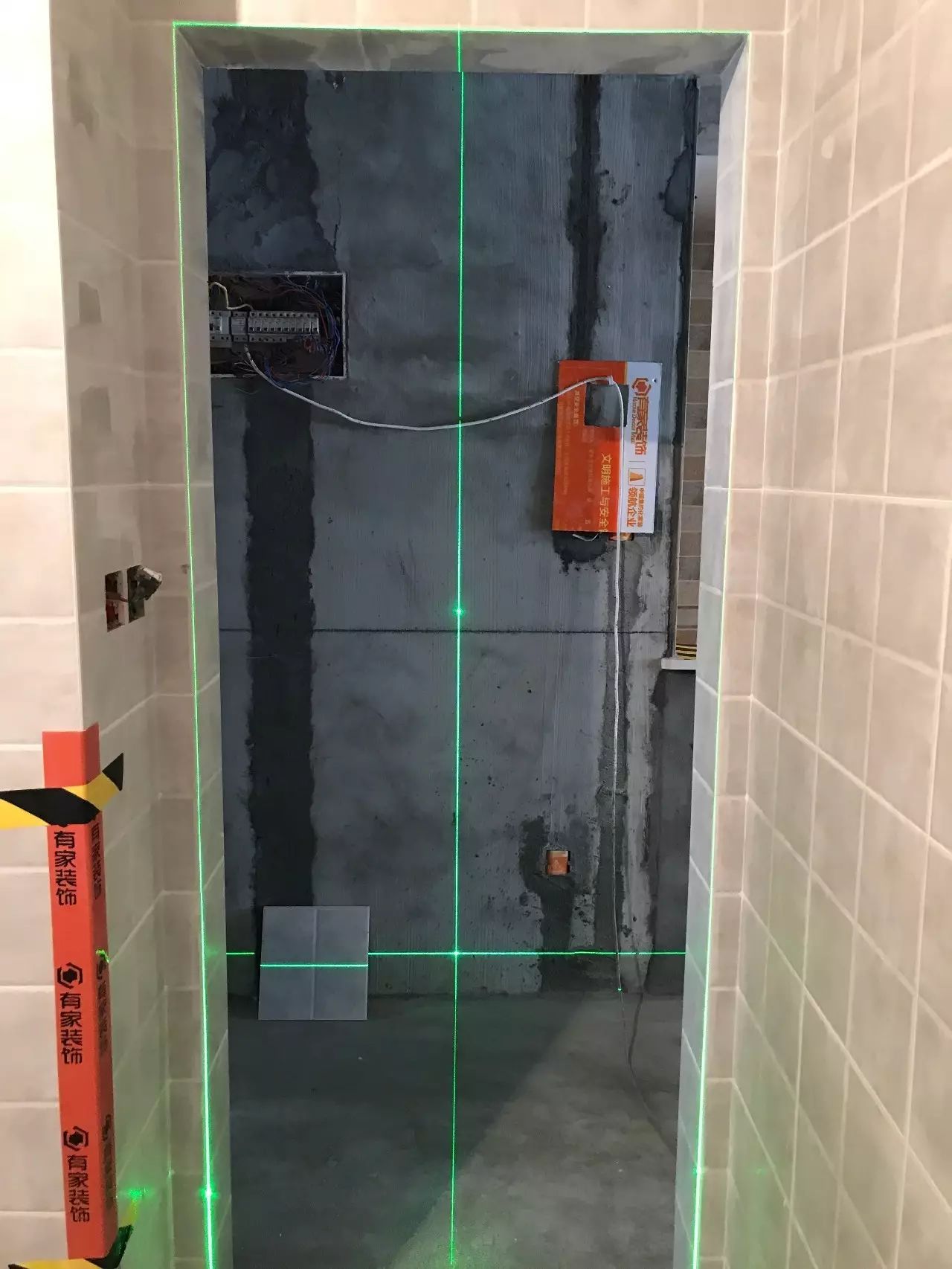 地面不平差10公分怎么找平,地不平怎么铺地台