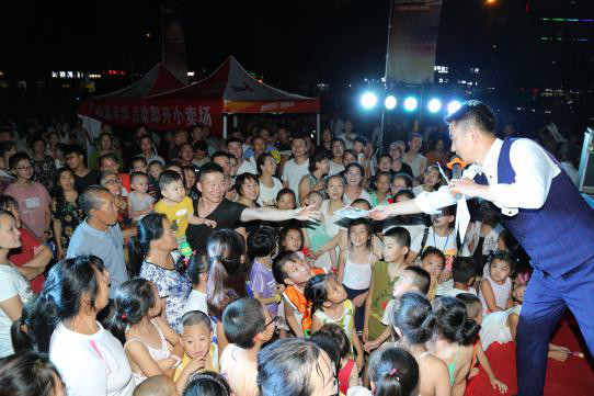 五大联赛足球氛围高燃,五大联赛战火重燃