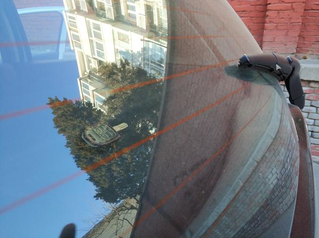 故意把车钥匙锁车里,误把车钥匙锁在车内