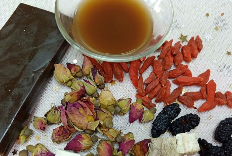 痛经、毛孔大到能塞芝麻，多喝1种水，痛经好了，毛孔缩到看不见